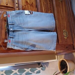 🌻NWT One 5 One Ladies Goddess Fit Bermuda Shorts